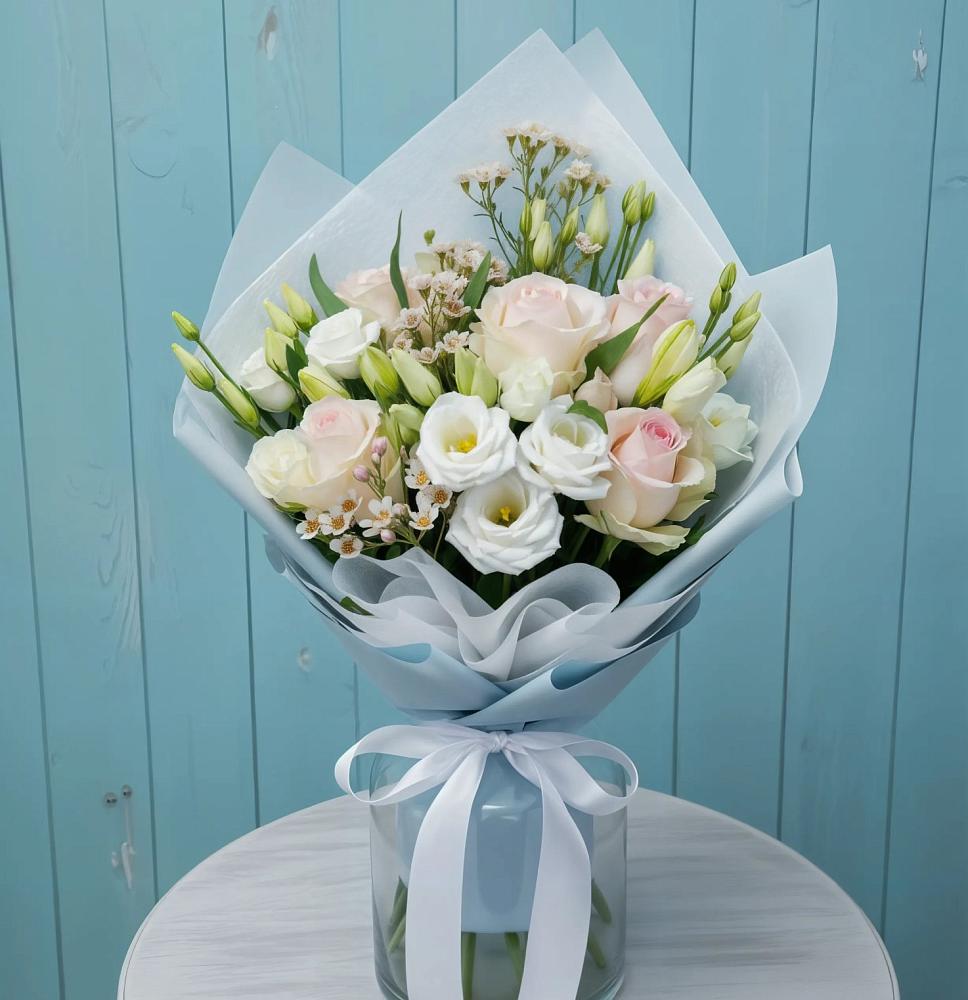 Букет цветов из: Розы и Лизиантусы в Опарино