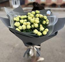 Букет Белые кустовые розы Солинеро в Опарино