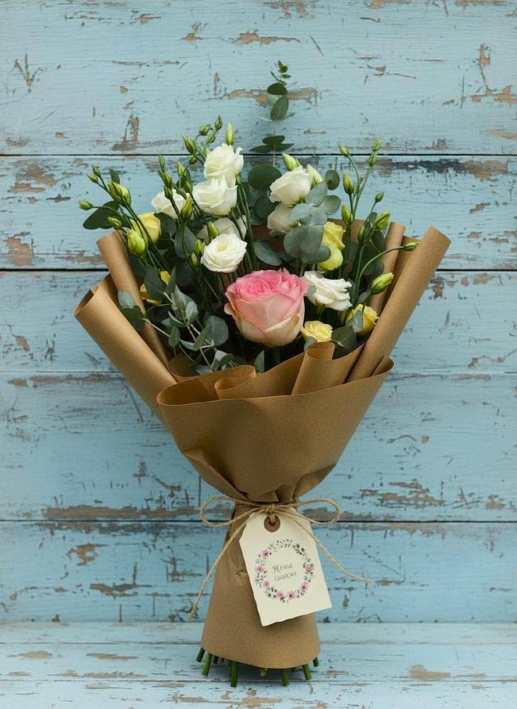 Букет цветов из: Розы и Лизиантусы в Опарино