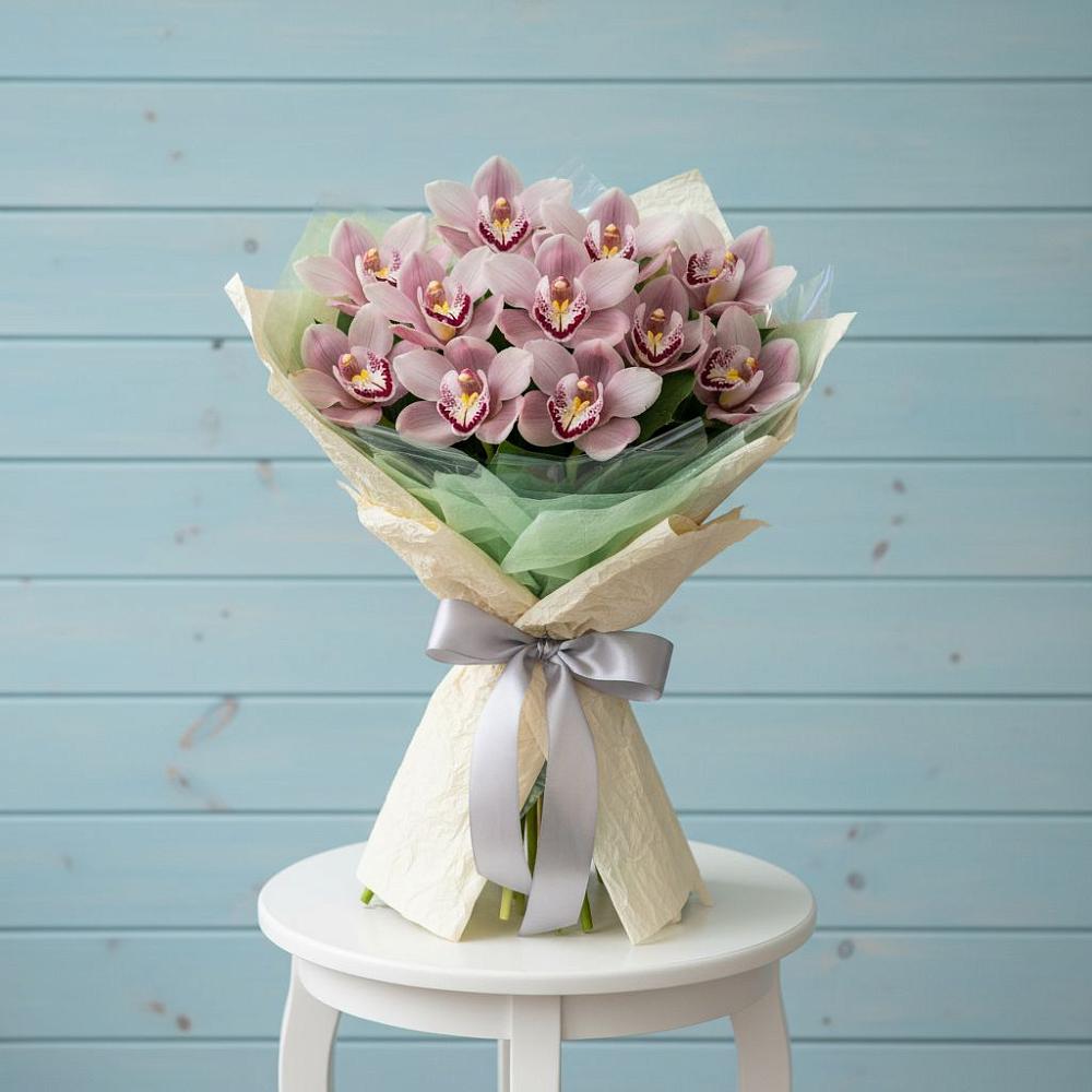 Букет цветов из: Орхидеи и Розы в Опарино