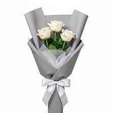 Букет 3 белые розы в Опарино