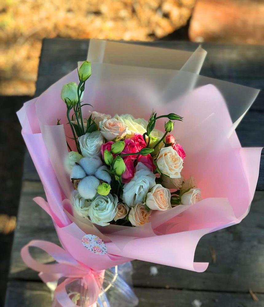 Букет цветов из: Розы и Лизиантусы в Опарино