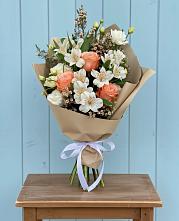 Букет цветов из:  Альстромерии, Лизиантусы, Розы и Хризантемы #REPLACE_PRED# Опарино