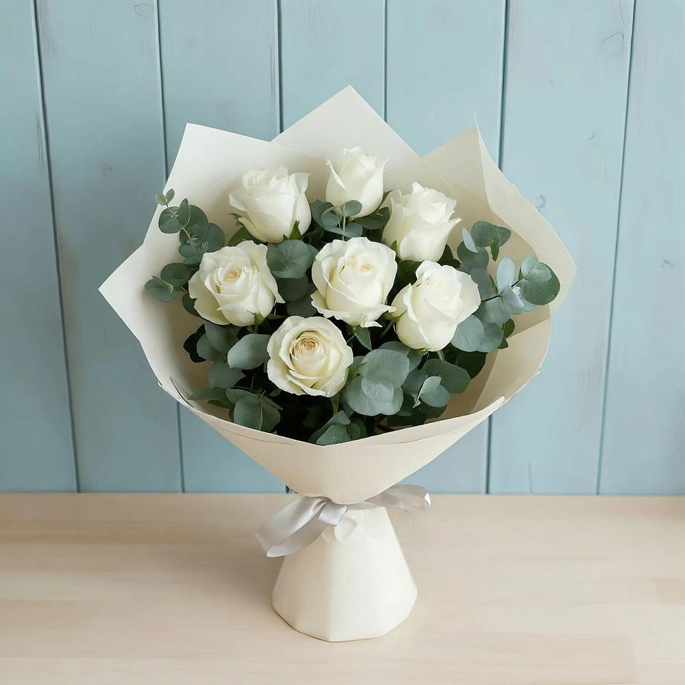 Букет Белые розы в Эвкалипте в Опарино
