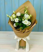 Букет цветов из:  Хризантемы и Лизиантусы в Опарино