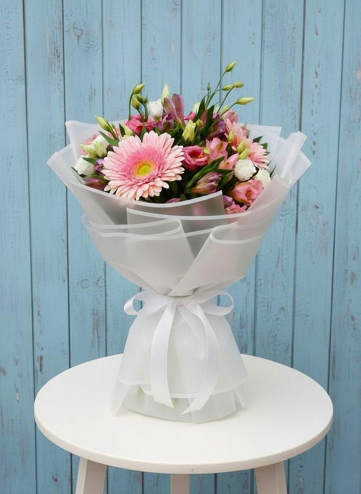 Букет цветов из: Герберы, Альстромерии и Лизиантусы в Опарино