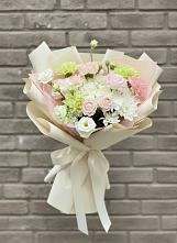 Букет цветов из:  Гвоздики, Розы, Лизиантусы и Хризантемы #REPLACE_PRED# Опарино