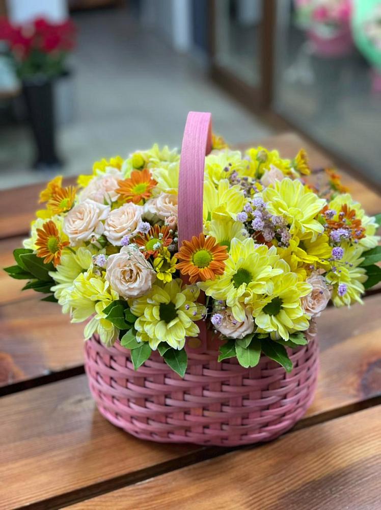 Цветочная композиция из Хризантемы и Розы в корзине в Опарино