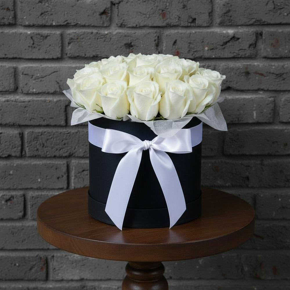 Цветочная композиция из Розы в шляпной коробке в Опарино