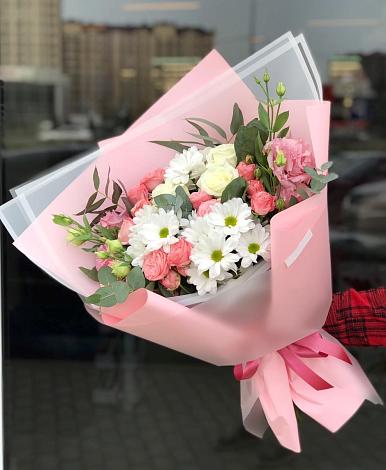 Букет цветов из: Розы, Лизиантусы и Хризантемы в Опарино