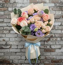 Букет цветов из:  Розы, Лизиантусы и Гвоздики в Опарино