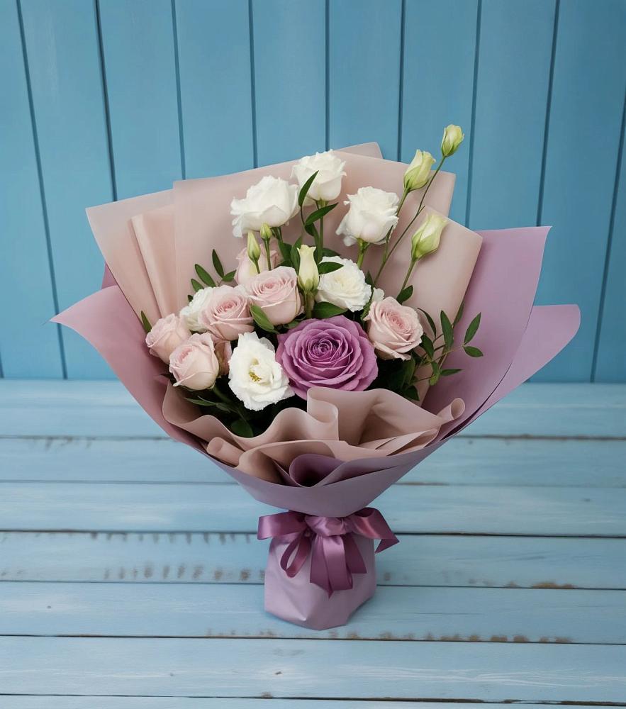 Букет цветов из: Розы и Лизиантусы в Опарино